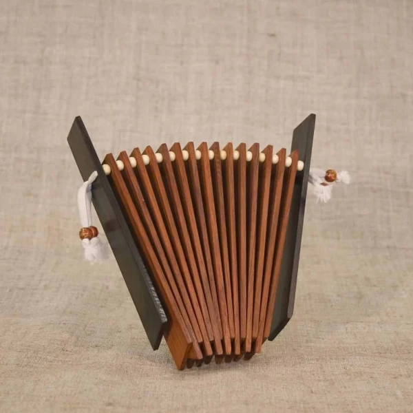 Трещотка пластинчатая из падука Мастерская Сереброва ЭД-ТР-09